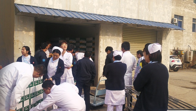 亚色视频
开展“以购代捐、消费扶贫献爱心”活动