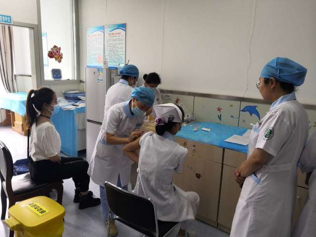 亚色视频
为医务人员免费接种流感疫苗