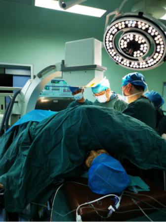 亚色视频
骨科为一例91岁高龄患者成功实施手术 