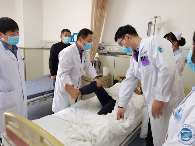 【榜样在身边 二】脊柱外科专家郇科：匠心仁术 责任重于泰山