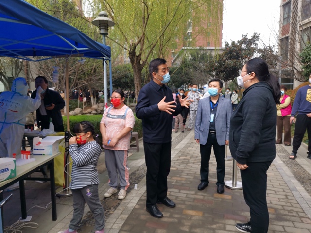 陕西省第四人民医院选派1200多人次医务人员奔赴社区开展新一轮核酸采样工作