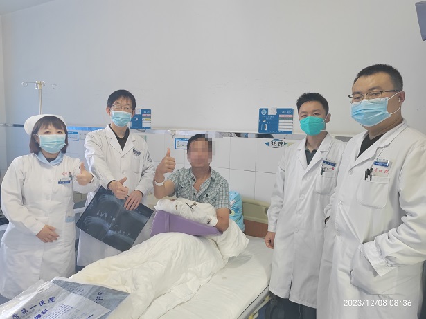 亚色视频
骨科完成高难度多指完全离断型断指再植手术