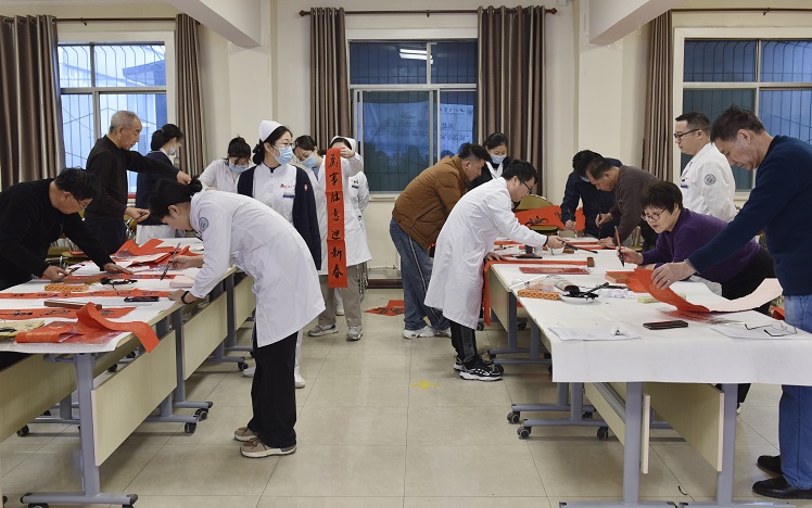 笔墨飘香 迎春送福——亚色视频
举办2024年“迎新春·送春联”活动