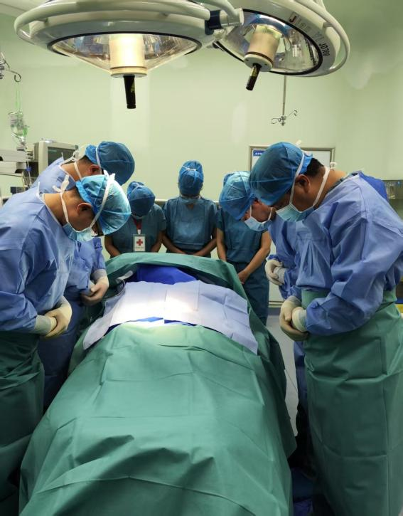 【首例】——亚色视频
完成首例人体器官捐献手术